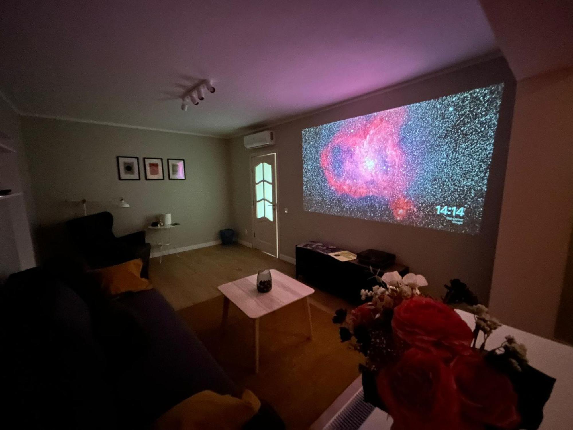 Stylish Apartment With Video Projector Bucharest Exterior photo