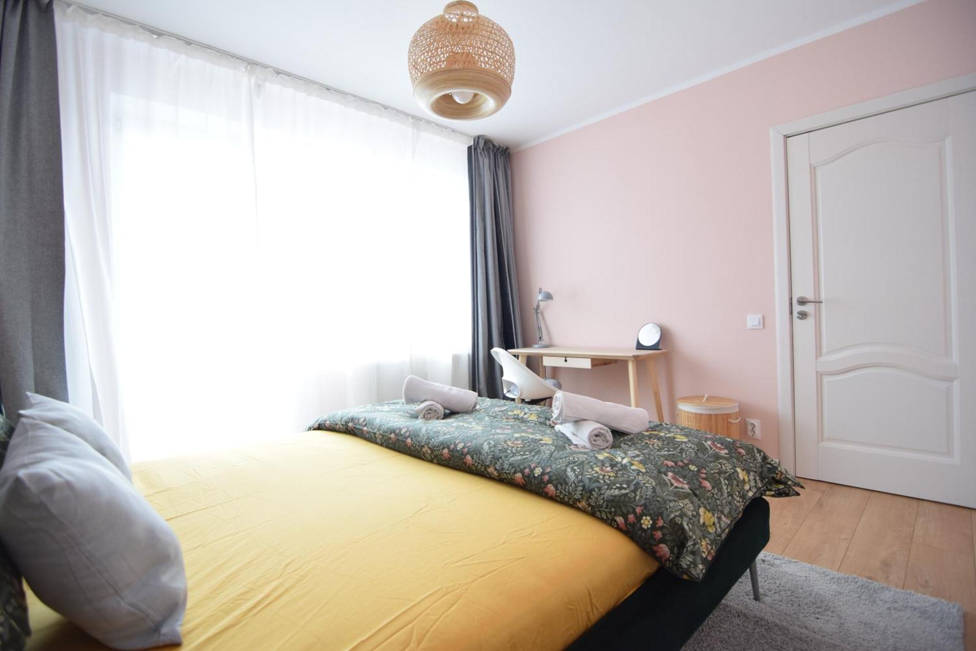 Stylish Apartment With Video Projector Bucharest Exterior photo