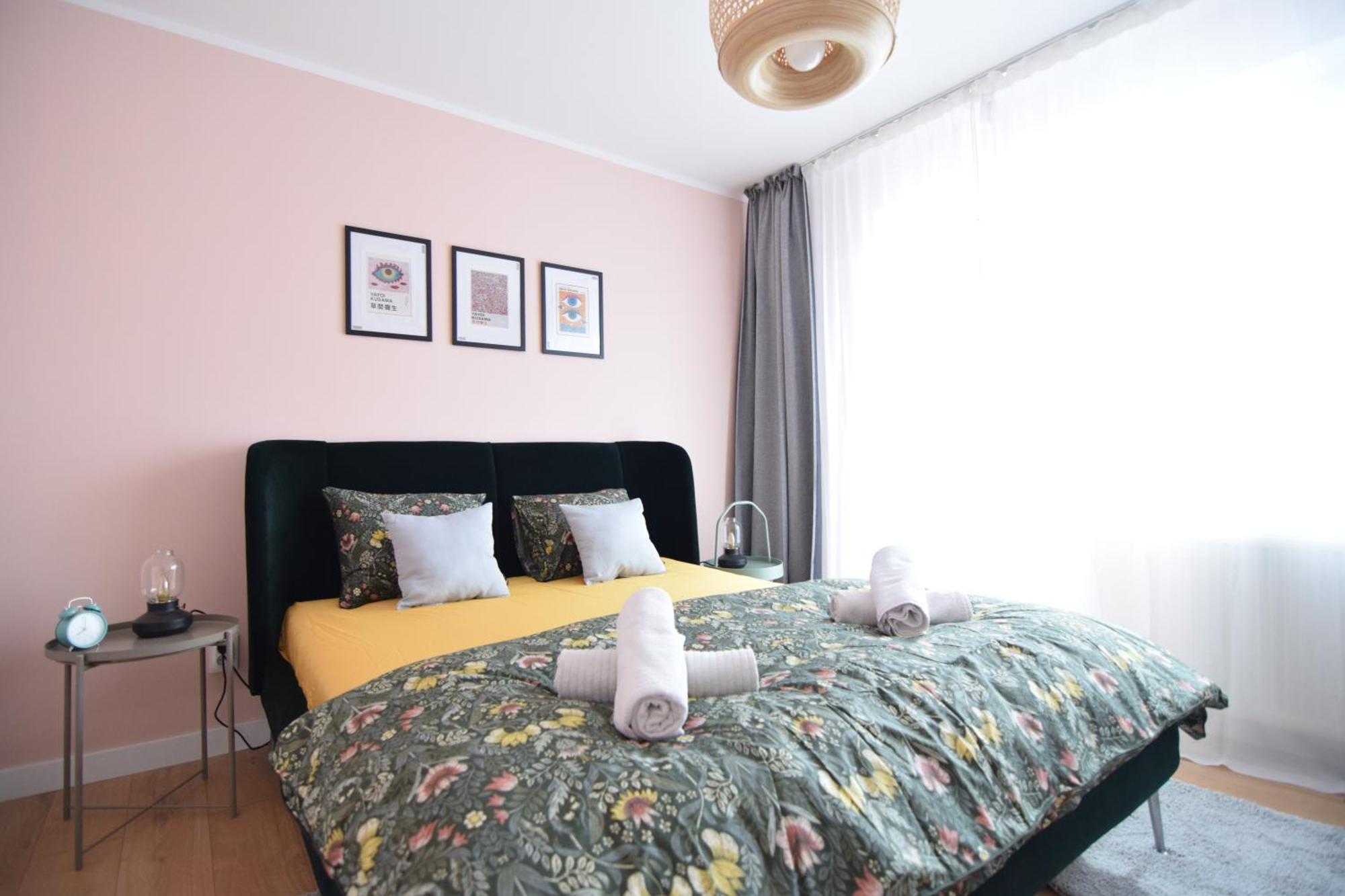 Stylish Apartment With Video Projector Bucharest Exterior photo