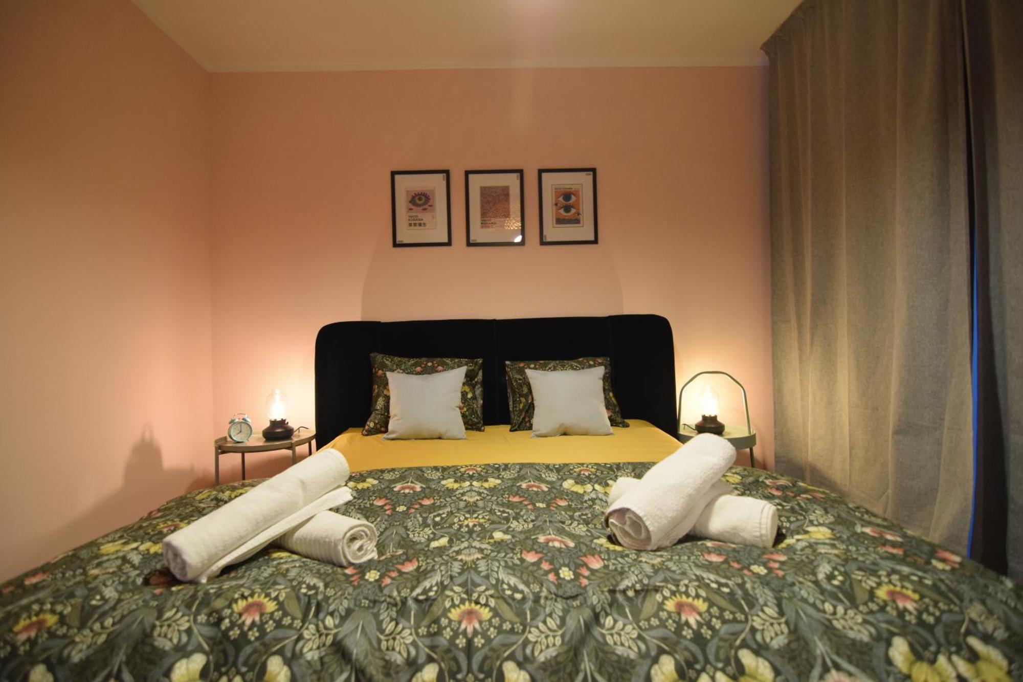 Stylish Apartment With Video Projector Bucharest Exterior photo