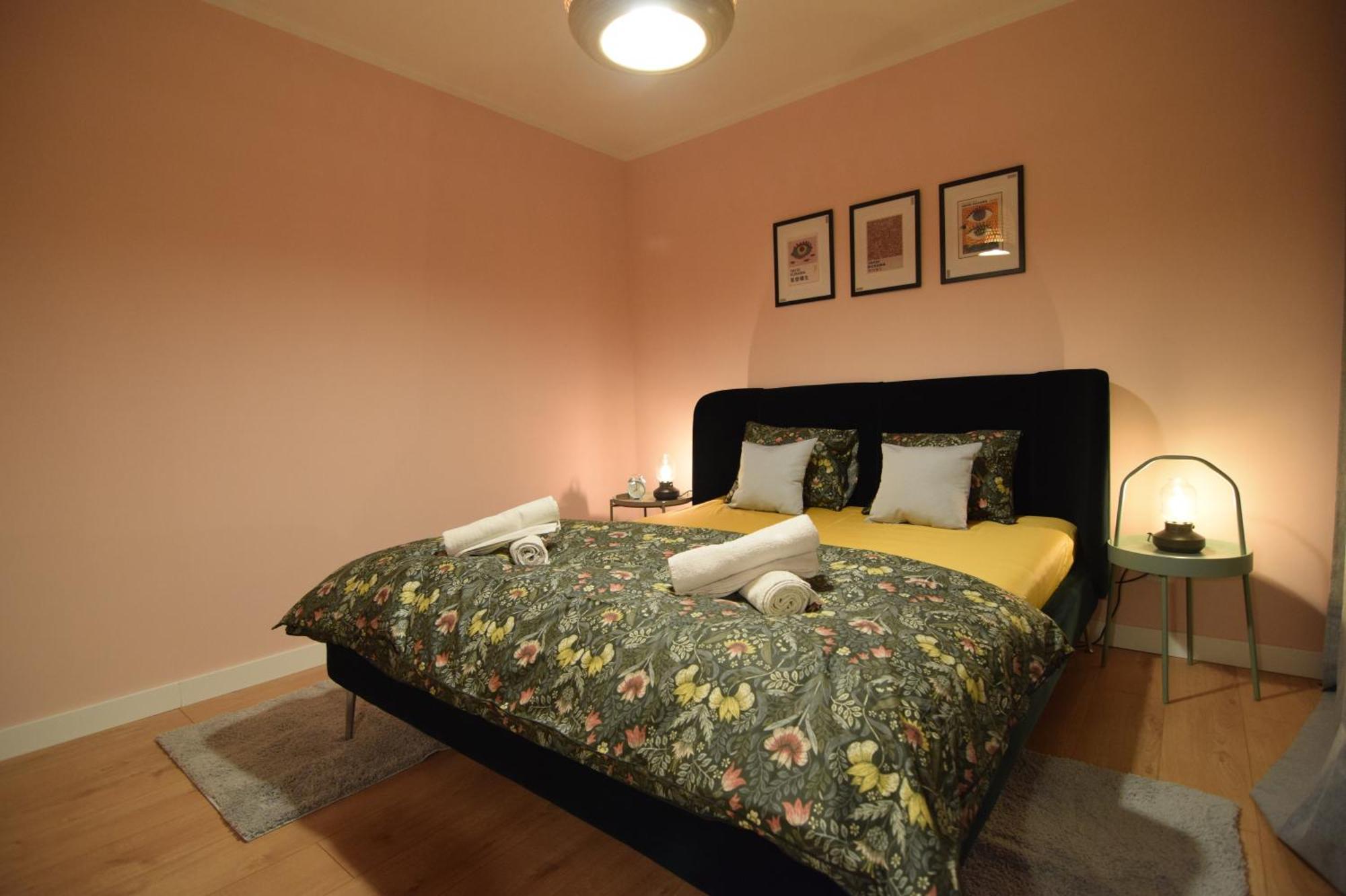 Stylish Apartment With Video Projector Bucharest Exterior photo