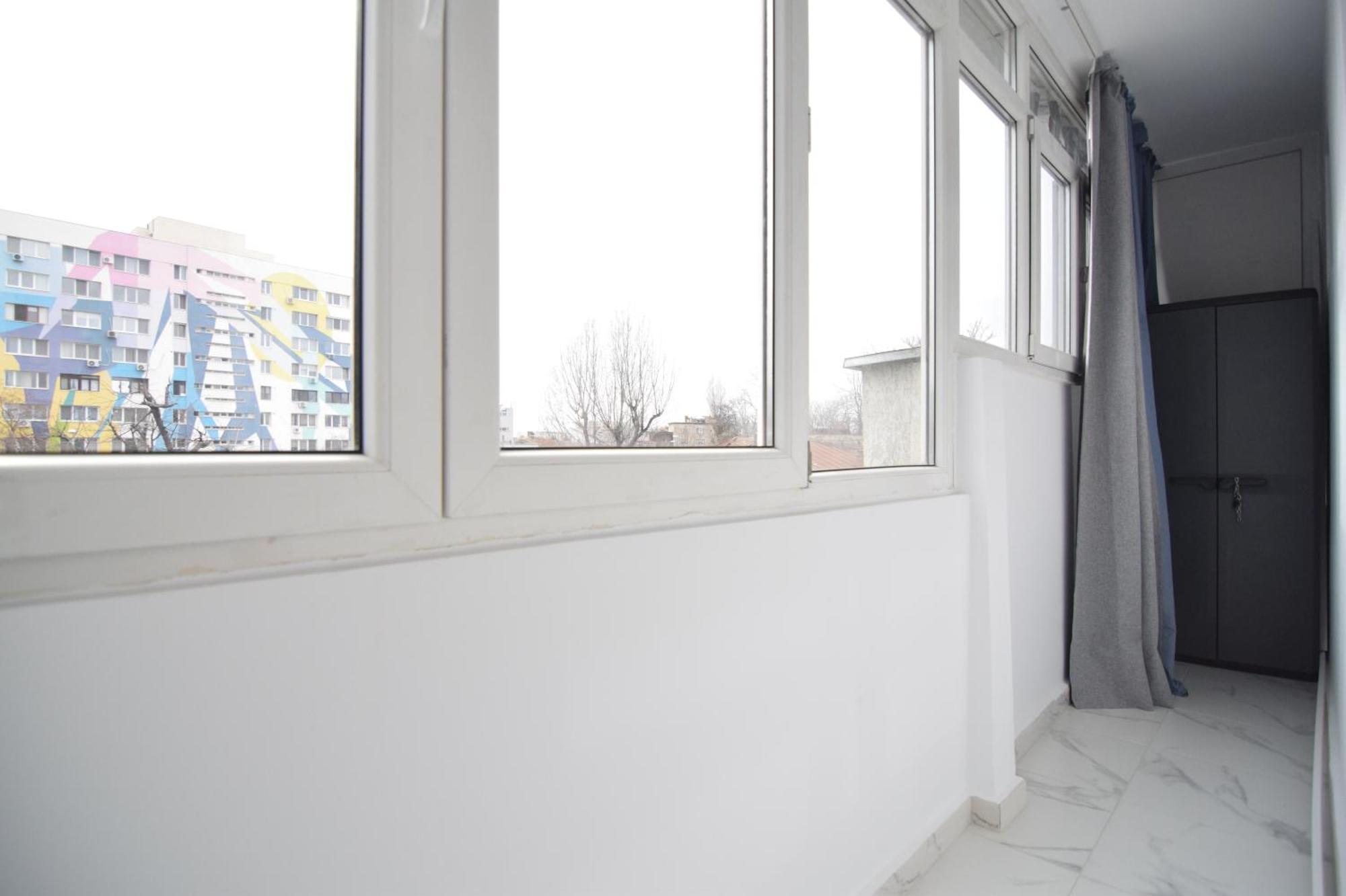 Stylish Apartment With Video Projector Bucharest Exterior photo