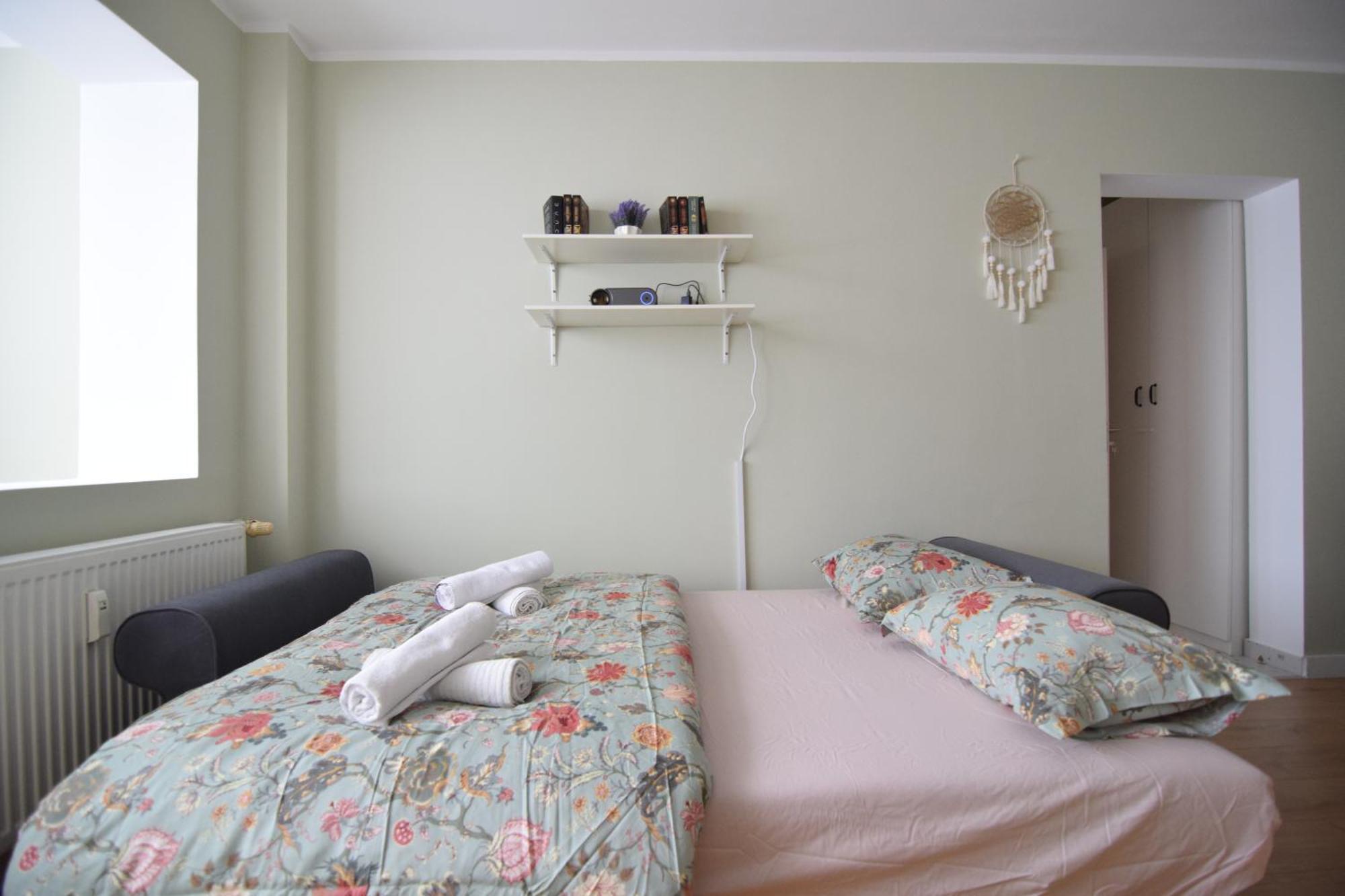 Stylish Apartment With Video Projector Bucharest Exterior photo
